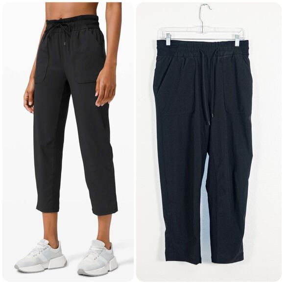Lululemon Women's Beyond the Studio Crop Jogger Pant in Black sz 8 - Picture 1 of 11